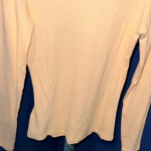 GUESS - NWT Peach Long-Sleeve Ribbed Top Size Large - Picture 13 of 14